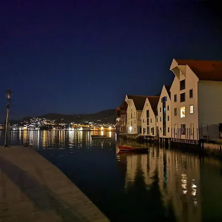In The Heart Of - Walk To Bryggen & Restaurants Μπέργκεν